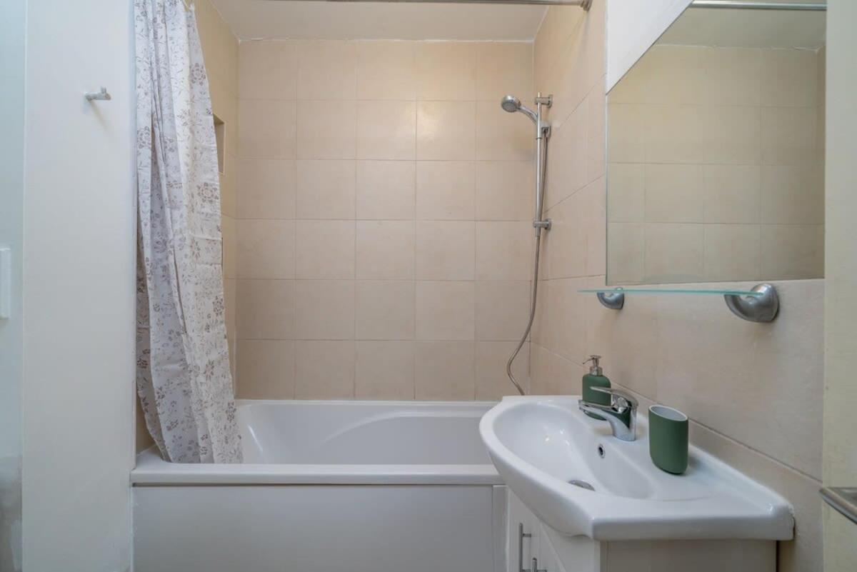Of - Lovely Two Bedroom Appartement Londres